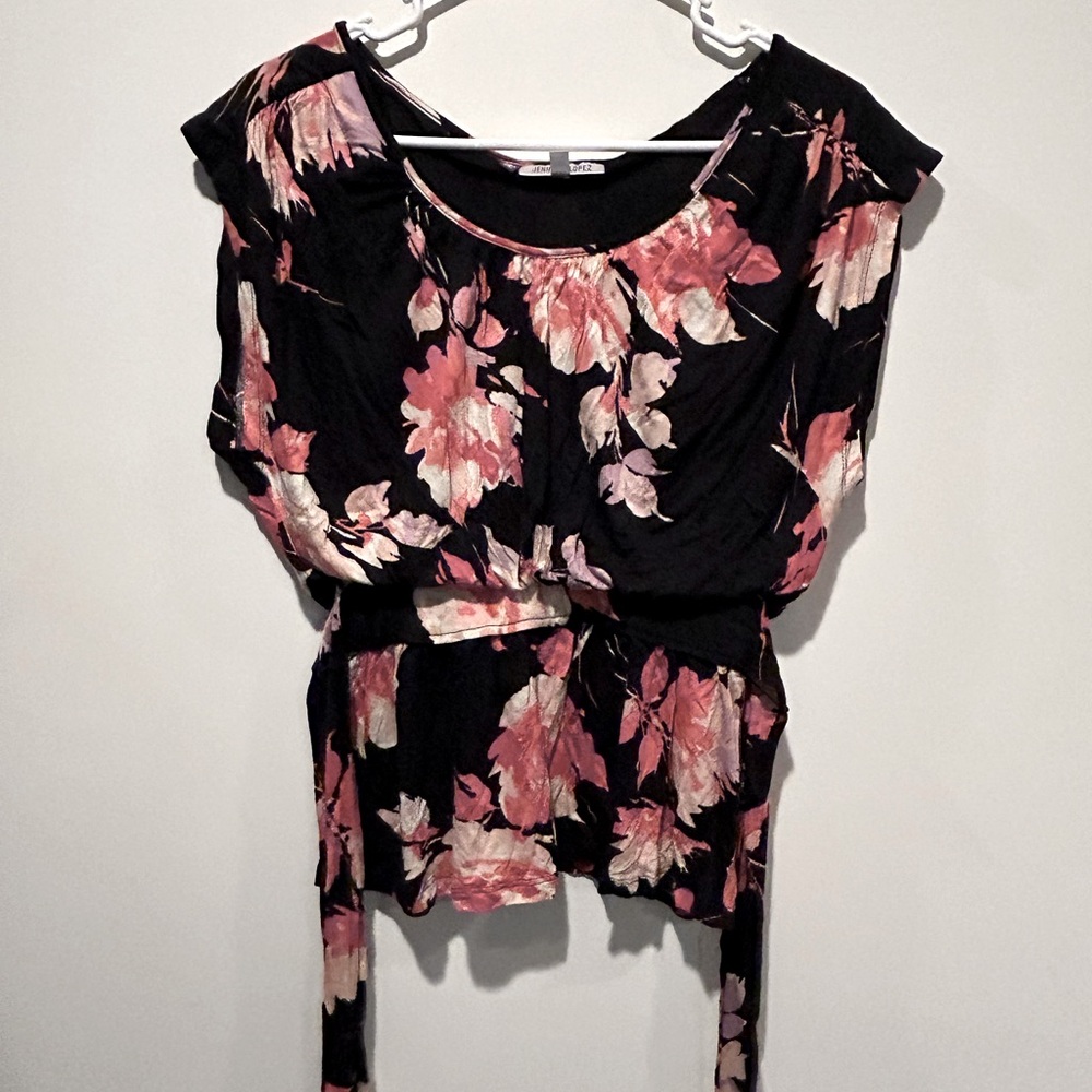 Jennifer Lopez size xsmall top